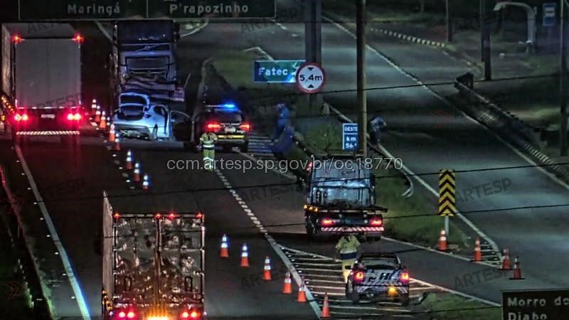 Acidente entre carro e caminhão deixa ferido na Rodovia Raposo Tavares em Presidente Prudente 