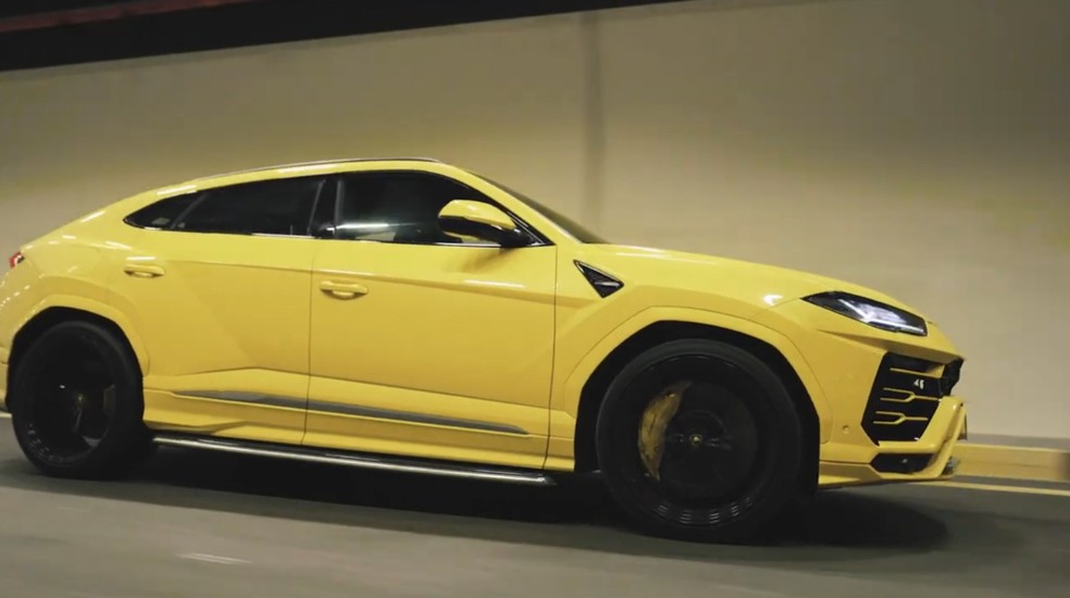 Lamborghini Urus possui fibra de carbono em peças como para-choque, capô, entradas de ar e caixas de roda. — Foto: Reprodução