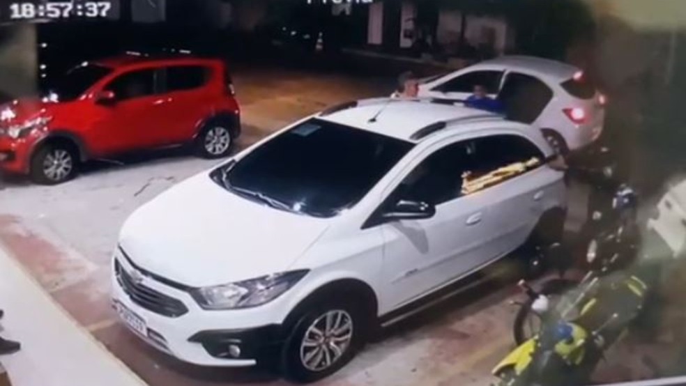 Dupla armada matou homem a tiros em Fortaleza no dia do aniversário da vítima. — Foto: Reprodução
