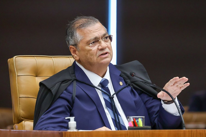 Dino pede que STF vote presencialmente sobre a 'entrega' de imóveis públicos do DF para socorrer o BRB
