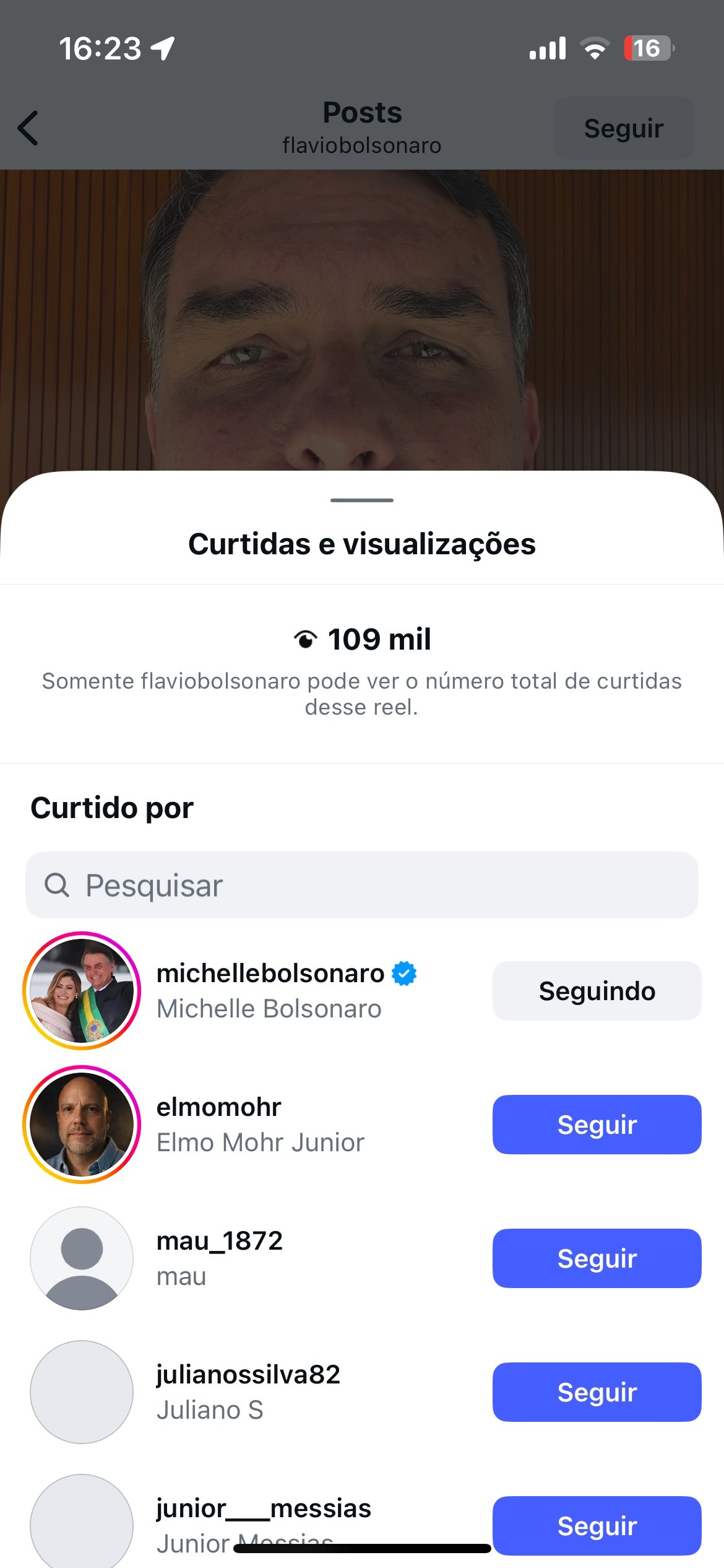 Michelle Bolsonaro curte vídeo em que Flávio pede desculpas e ajuda em campanha
