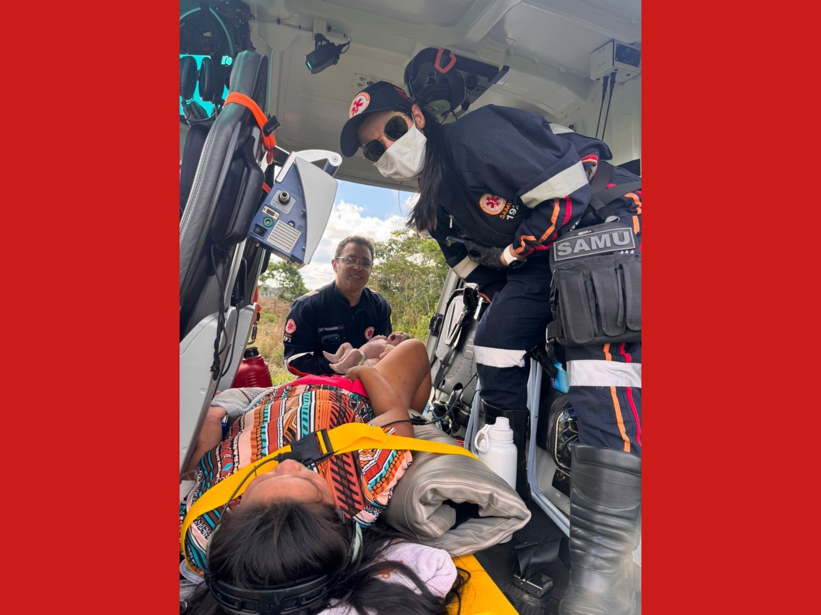 Bebê indígena nasce dentro de helicóptero durante resgate em aldeia no Acre