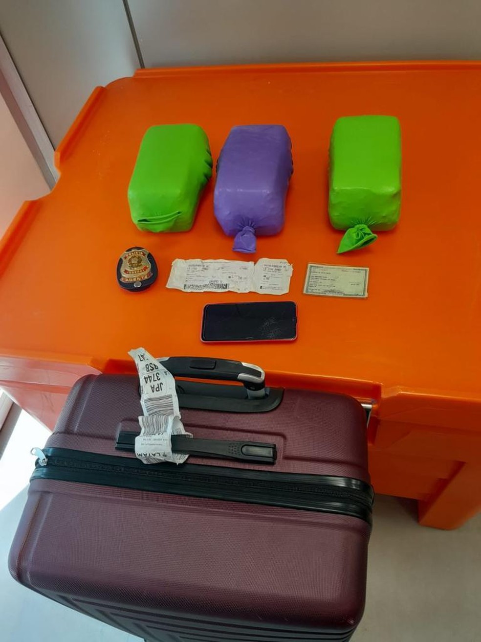 Polícia Federal apreende mais de 6kg de droga no aeroporto de João Pessoa. — Foto: Polícia Federal/Divulgação