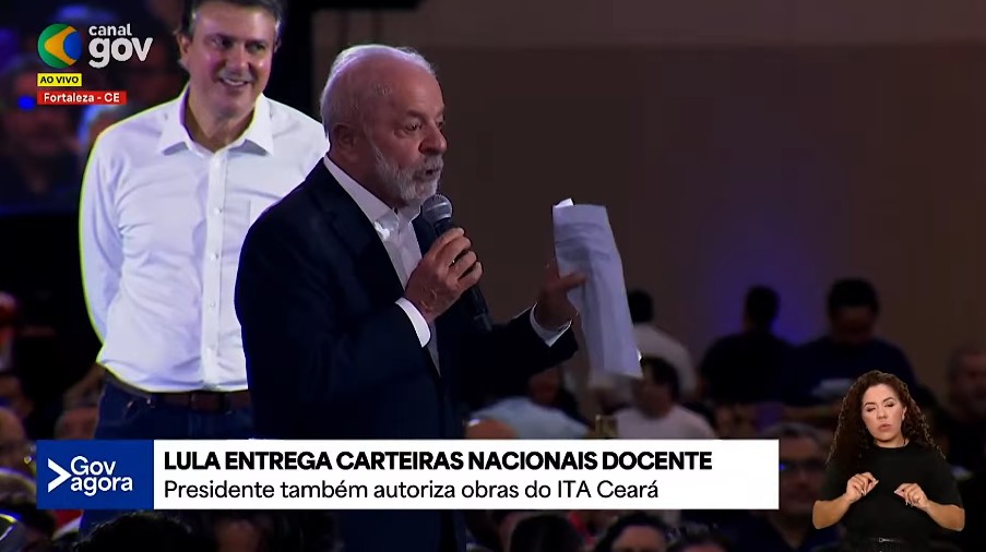 Lula reforça combate à violência doméstica: 'Quem bate em mulher não precisa votar no Lula'