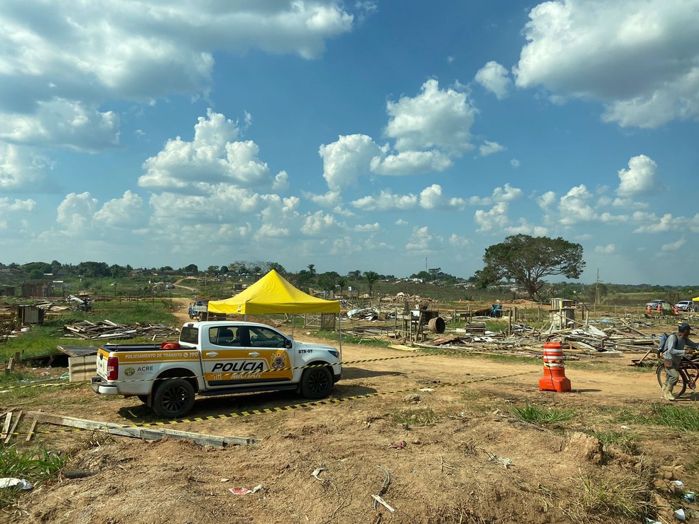 Área era ocupada irregularmente desde 2021 por cerca de 300 famílias — Foto: Richard Lauriano/Rede Amazônica Acre