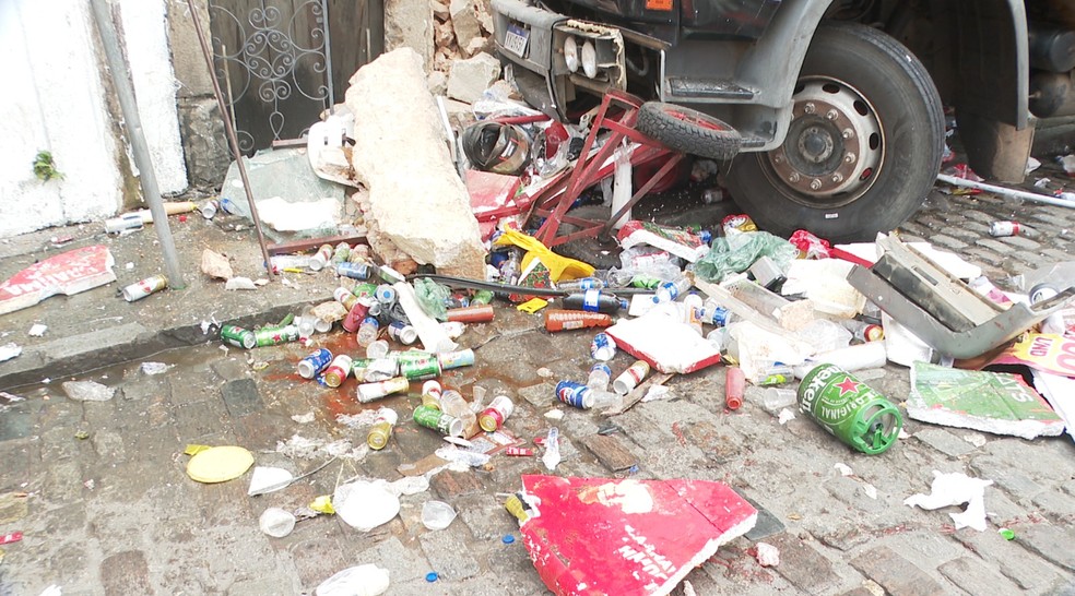 Caminhão desgovernado atinge museu no Centro Histórico de Salvador — Foto: Raimundo Nonato/TV Bahia
