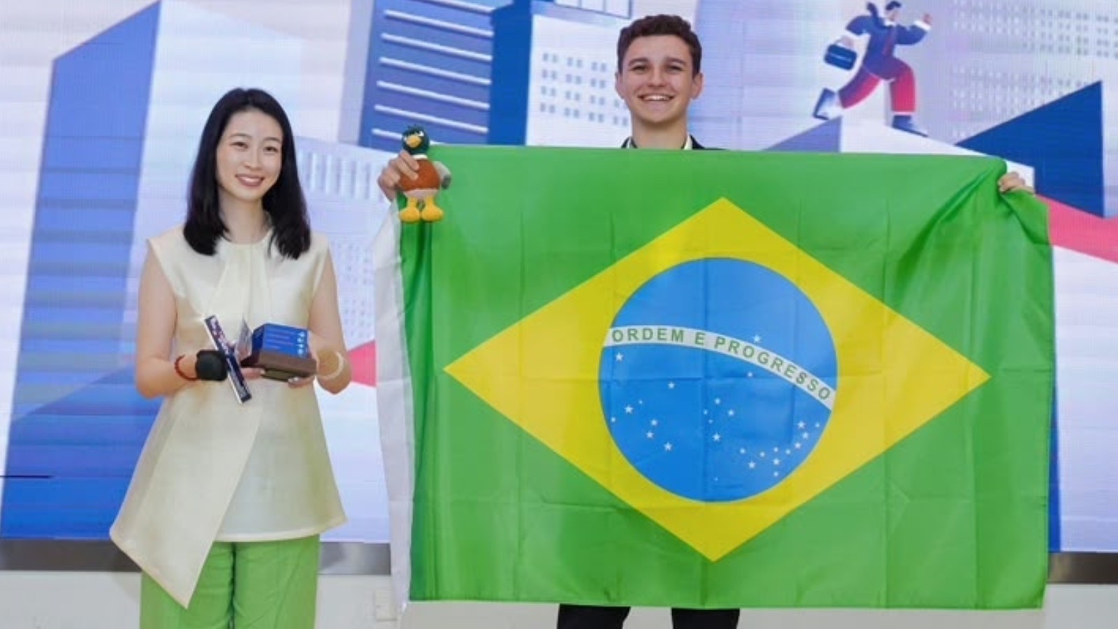 Aluno de escola cearense vence olimpíada internacional de economia | G1