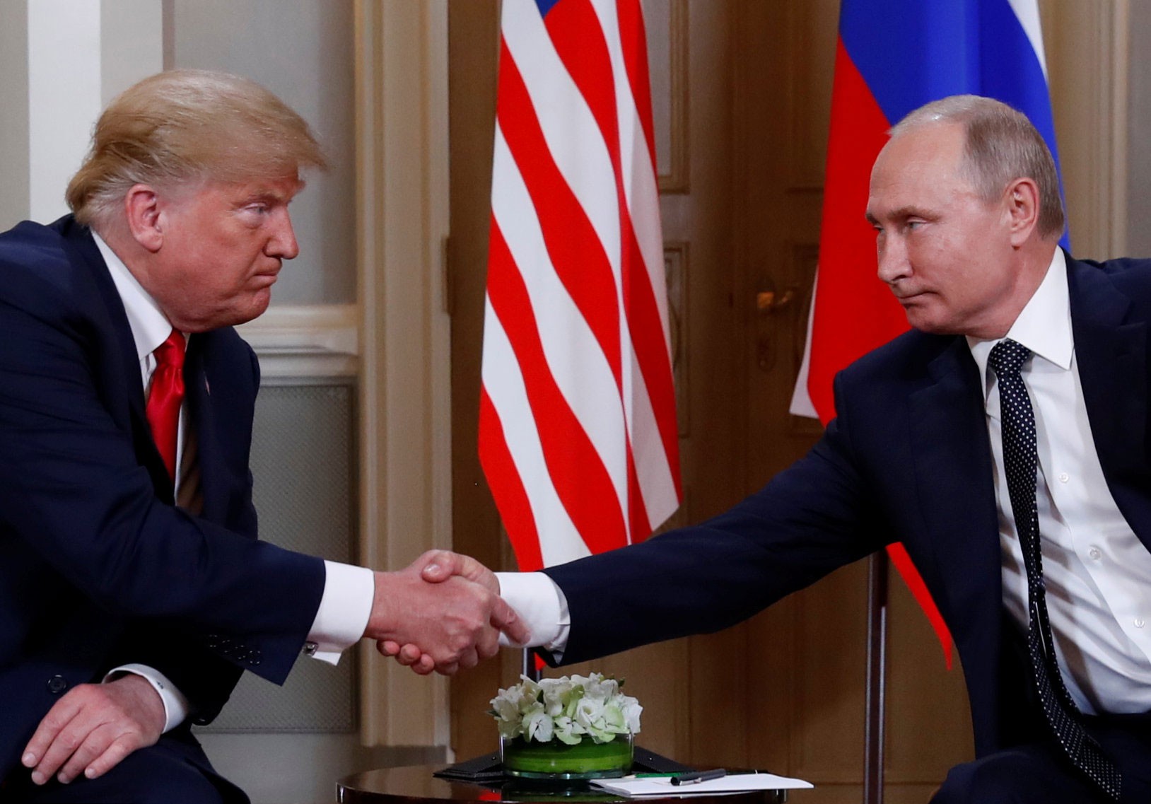 Encontro 'a sós' e em base dos tempos da Guerra Fria: como vai ser a reunião entre Trump e Putin no Alasca
