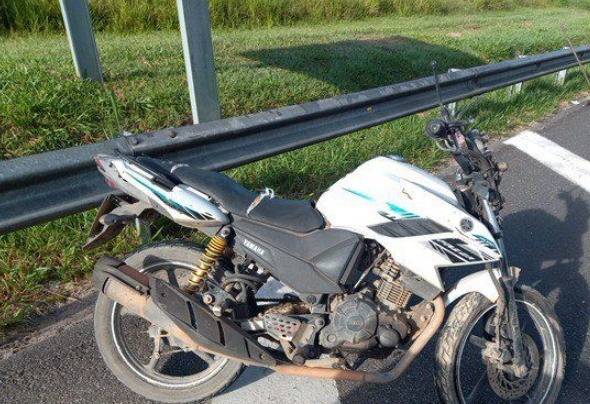 Motociclista morre após bater em traseira de carreta na rodovia Raposo Tavares