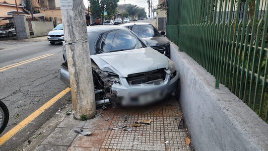 Motorista de carro é preso por dirigir embriagado e causar acidente em Volta Redonda - Foto: (Divulgação/Guarda Municipal)