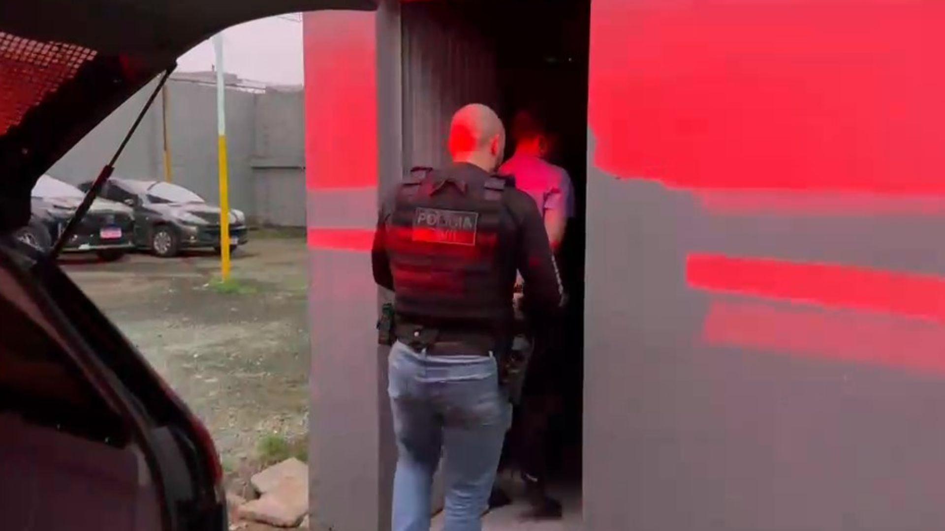 Pai é preso após filha adolescente relatar estupro em carta para mãe no RS; polícia também investiga supostos abusos contra enteada