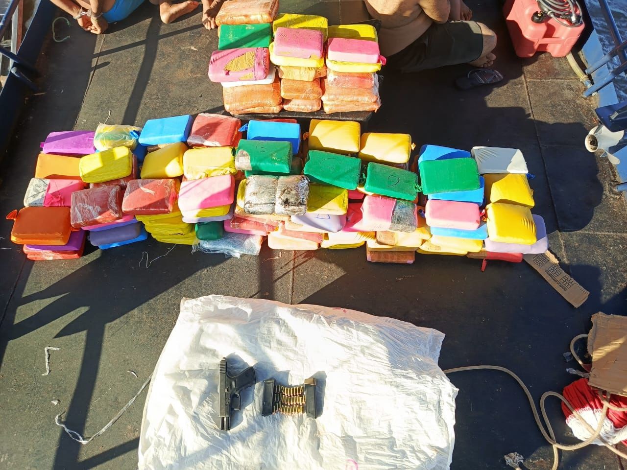 Operação Carga Máxima: Polícia Militar apreende 300 kg de drogas em Prainha; cinco pessoas foram presas