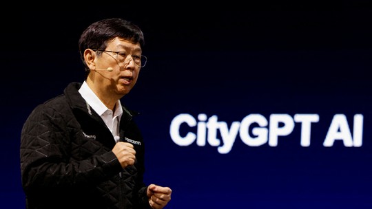 Virada histórica: Foxconn, maior fabricante de iPhones, fatura mais com IA do que com smartphones pela 1ª vez - Companhia de Taiwan aposta na inteligência artificial desde 2002, quando começou a produzir para a Nvidia; marco reflete mudança mais ampla no setor.