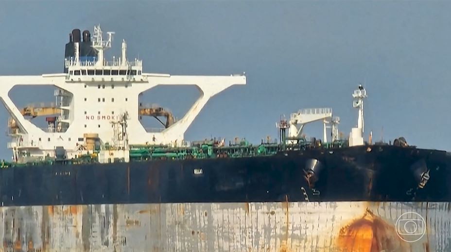 Rússia e China reforçam apoio a Maduro contra bloqueio americano a navios que transportam petróleo da Venezuela