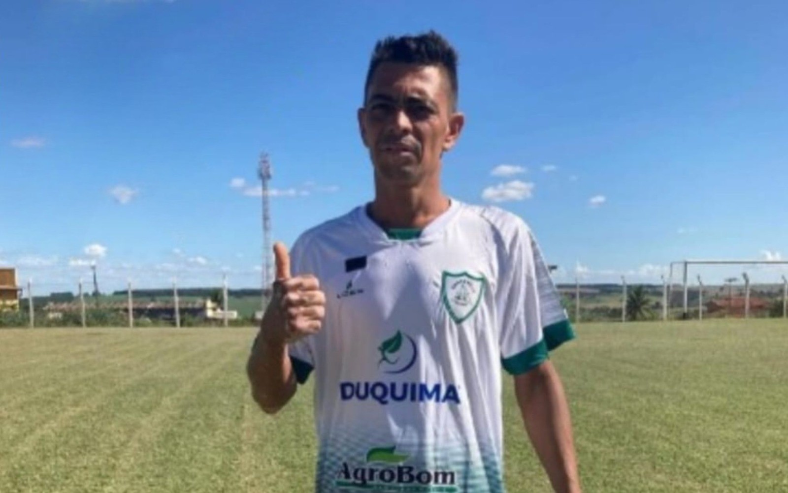 Jogador de futebol amador é morto em bar