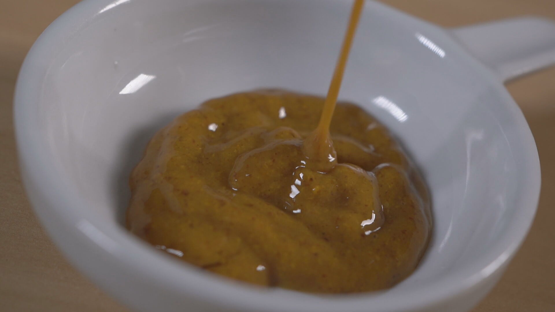 Anvisa manda apreender lote de mostarda após suspeita de produto irregular