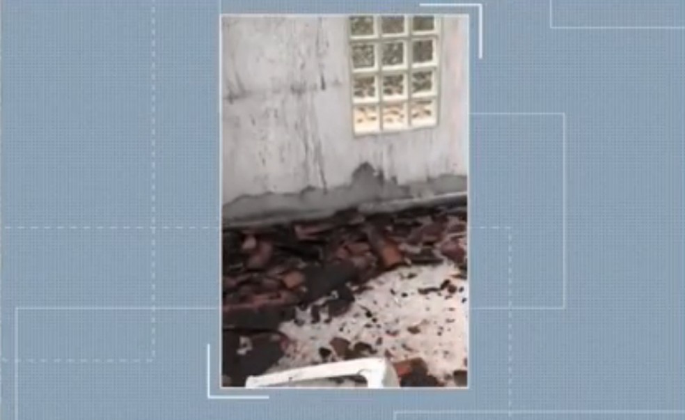 Mulher que teve casa incendiada tinha medida protetiva contra suspeito — Foto: Reprodução/TV Subaé