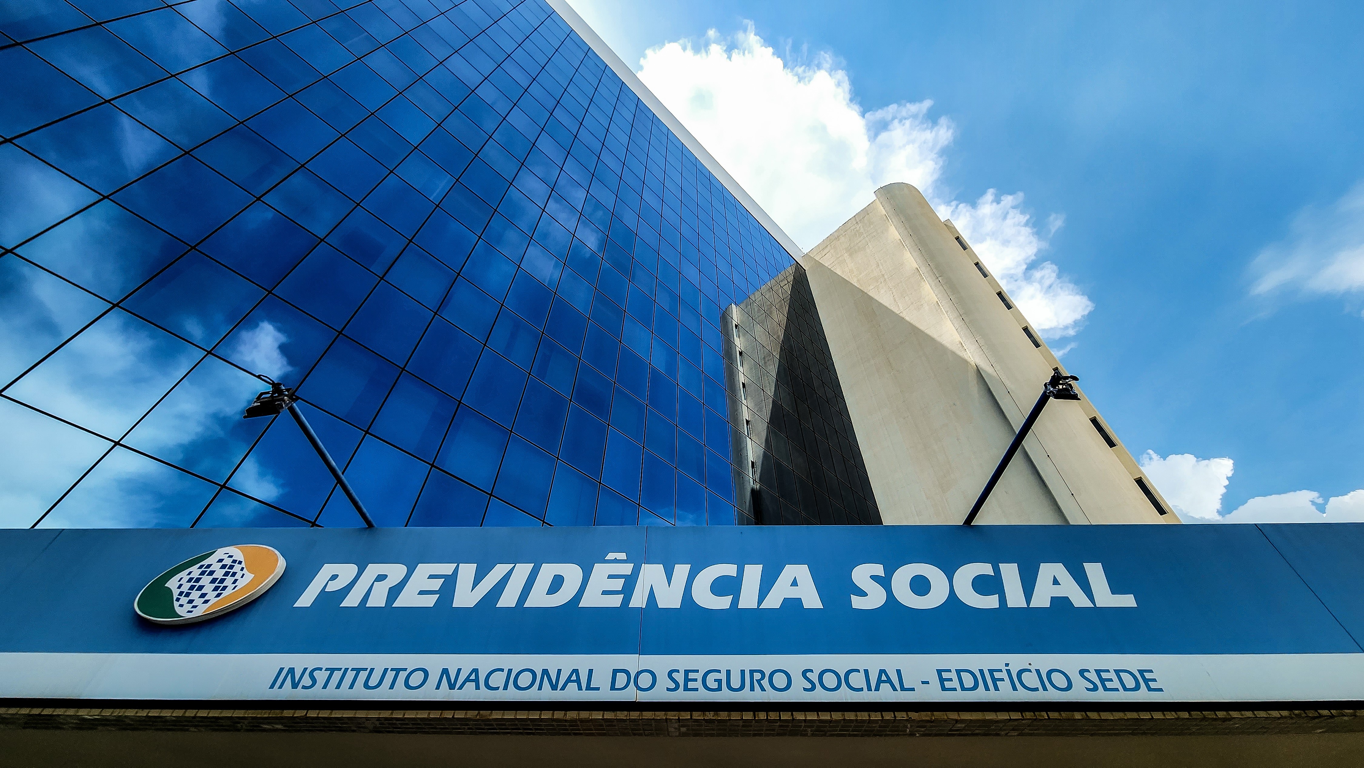 Fraude do INSS: beneficiários dizem que descontos ilegais começaram antes de 2019; veja relatos