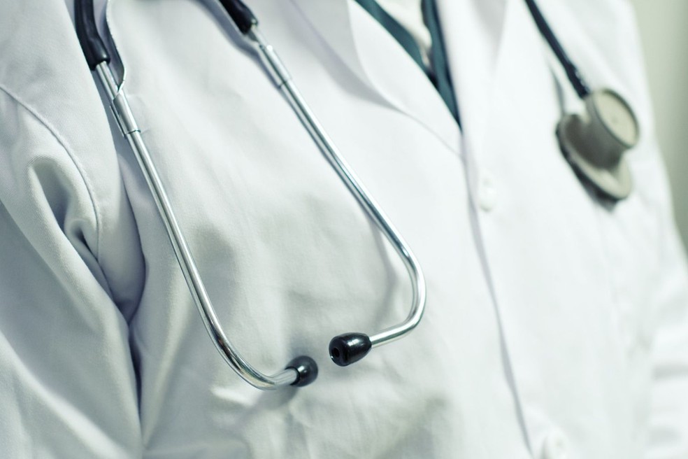 Médico com estetoscópio, em imagem de arquivo — Foto: Reprodução/Pixabay