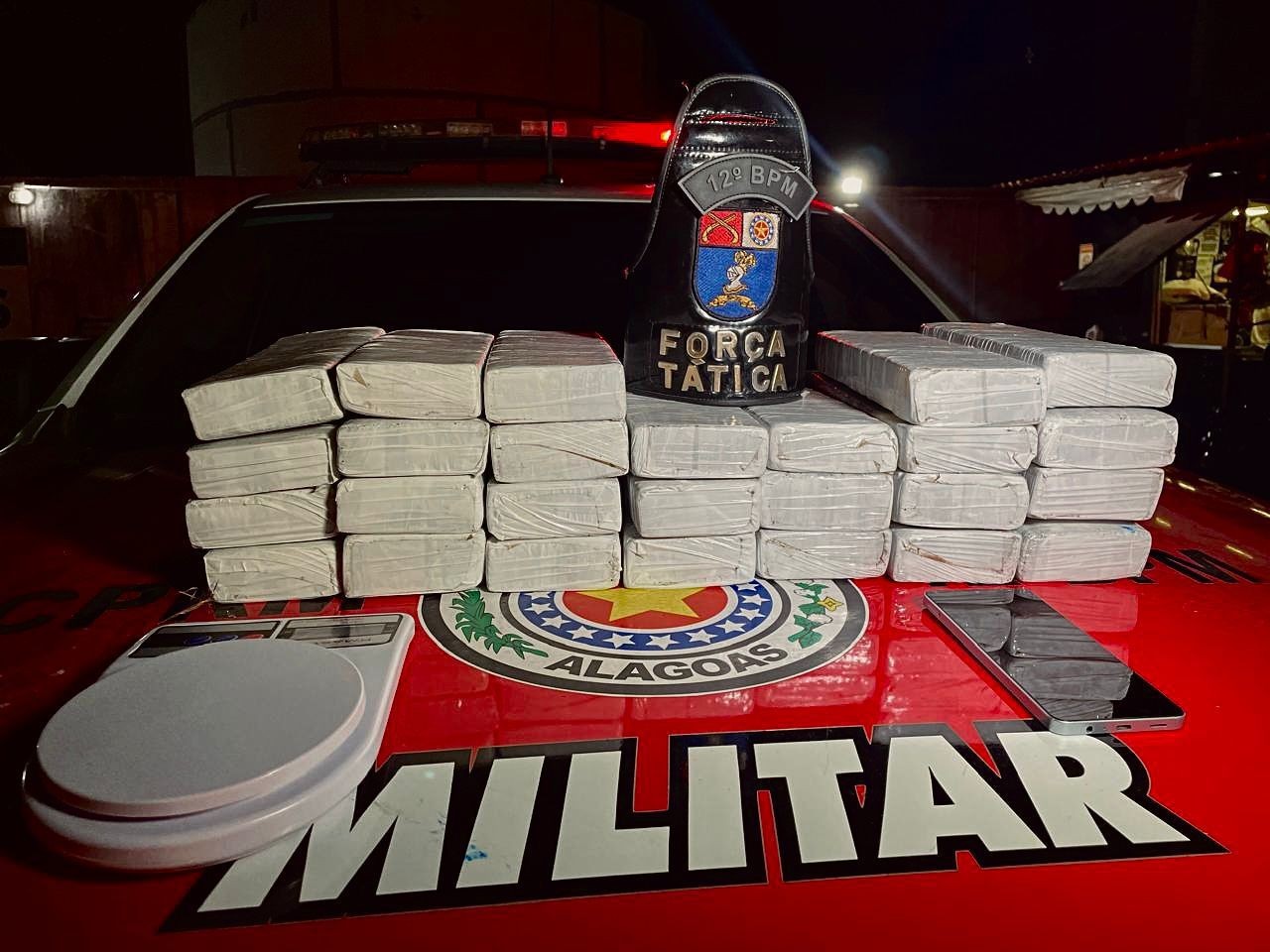 Polícia prende suspeito de tráfico e apreende quase 25kg de maconha na Serraria, em Maceió