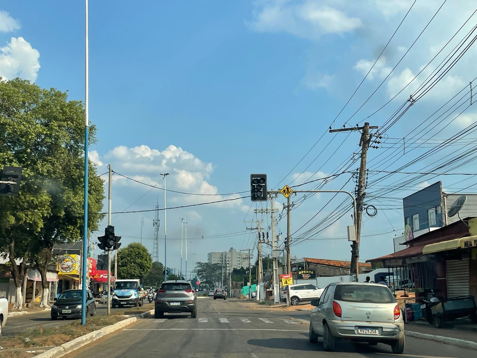 Rio Branco está sem energia elétrica desde a tarde desta quinta-feira (22); Energisa disse que problema é em todo o Acre — Foto: Luana Rodrigues/Rede Amazônica