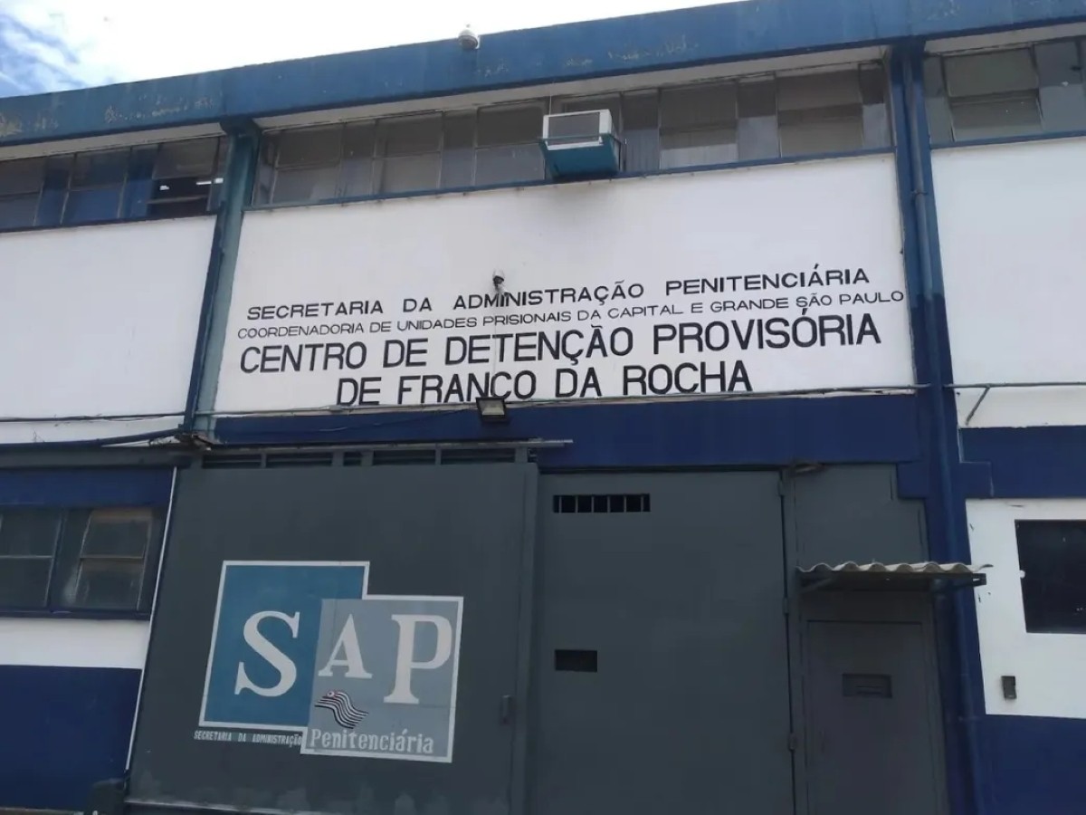 Júri absolve jovem acusada de tentar matar padrasto no litoral de SP; ela passou mais de dois anos presa