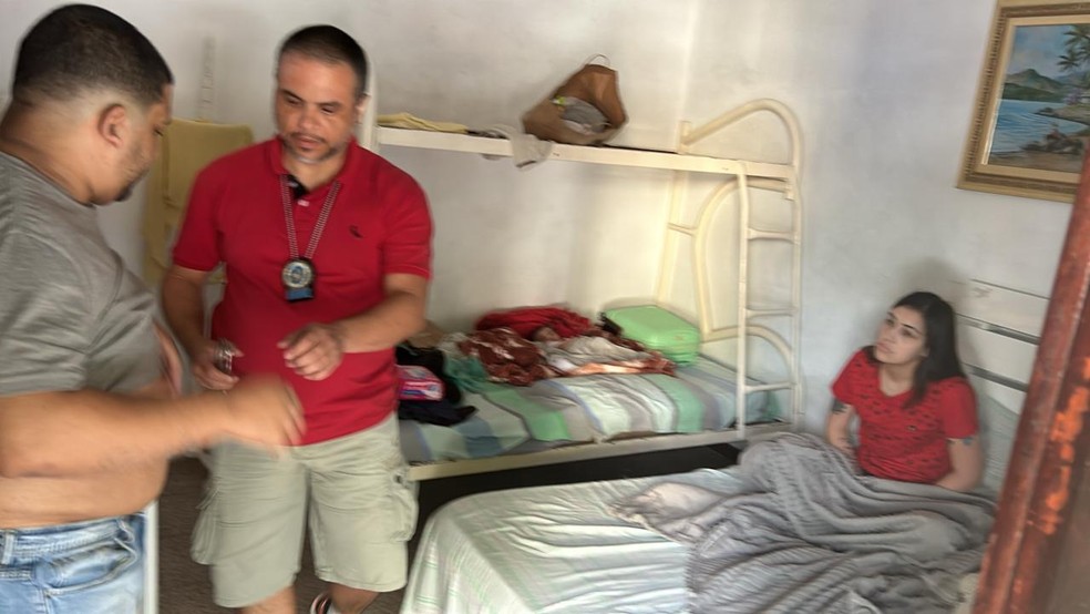 Polícia prende casal de fazer vaquinha falsa na internet com fotos de criança com câncer — Foto: Reprodução