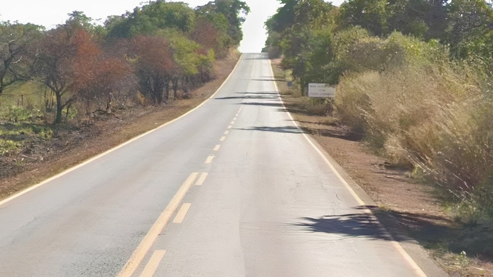 Criança de 5 anos é encontrada caminhando sozinha às margens de rodovia em MG; mãe disse que ele fugiu depois de 'correção'