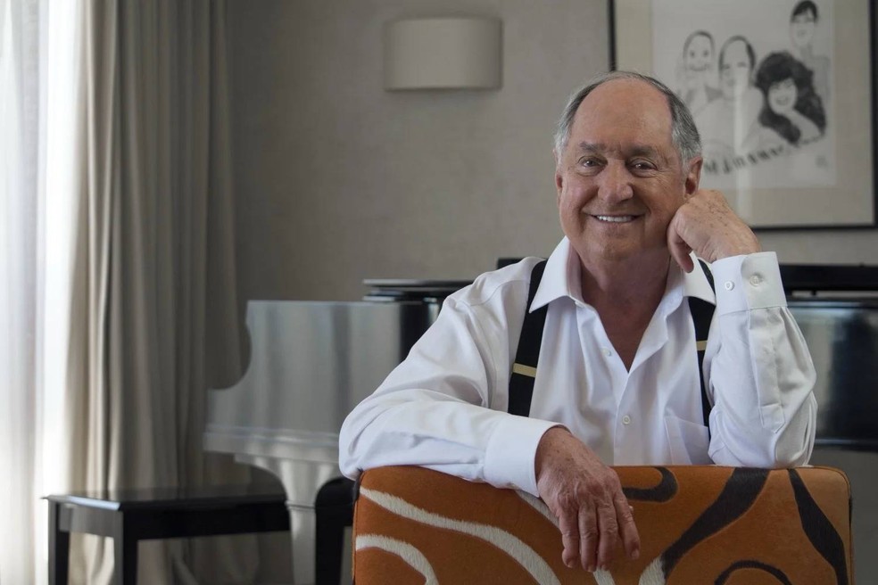 Neil Sedaka, cantor de 'Oh! Carol', morre aos 86 anos | G1