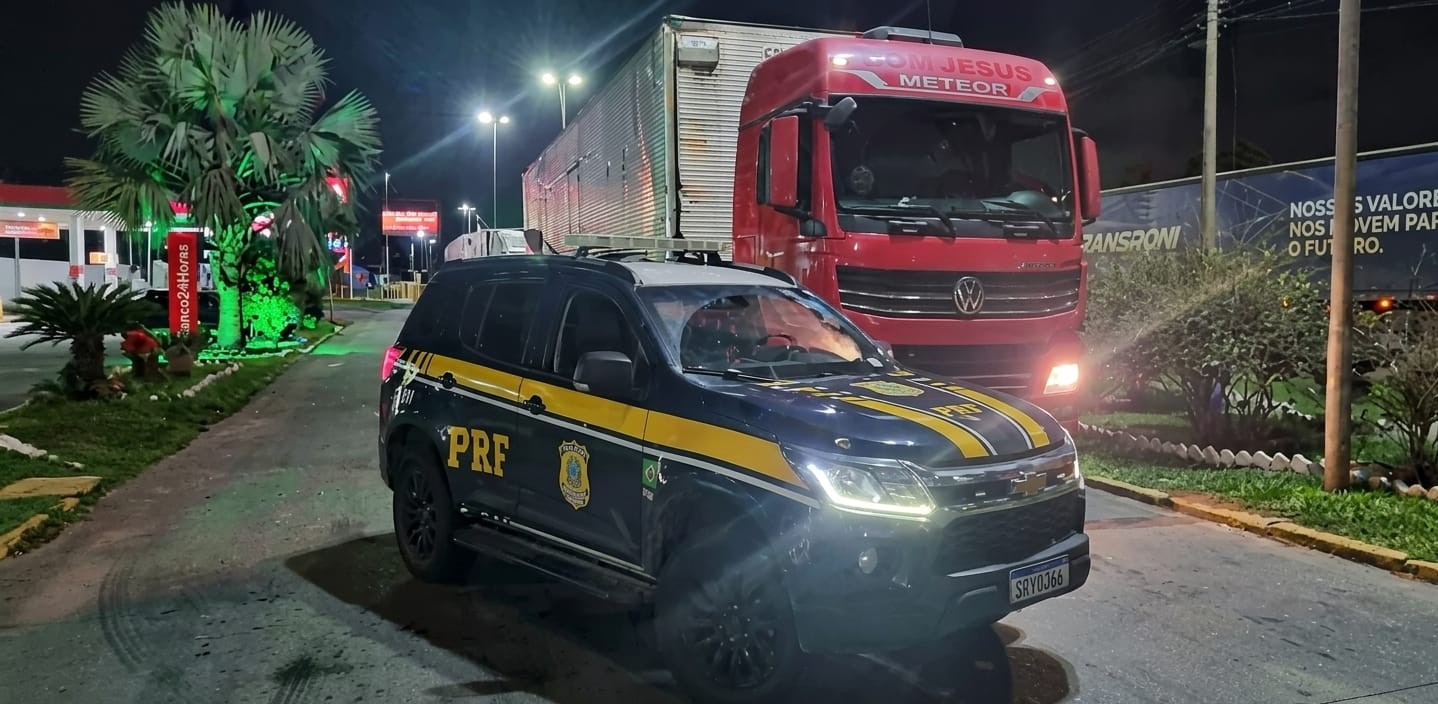 Motorista é detido com caminhão clonado na Via Dutra, em Itatiaia