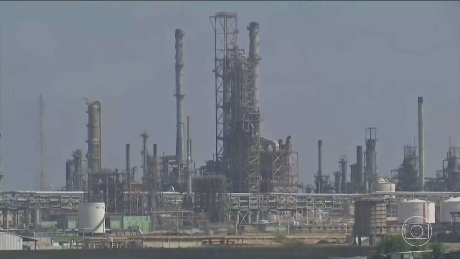 Entenda por que EUA, maiores produtores de petróleo do mundo, estão interessados no óleo venezuelano 