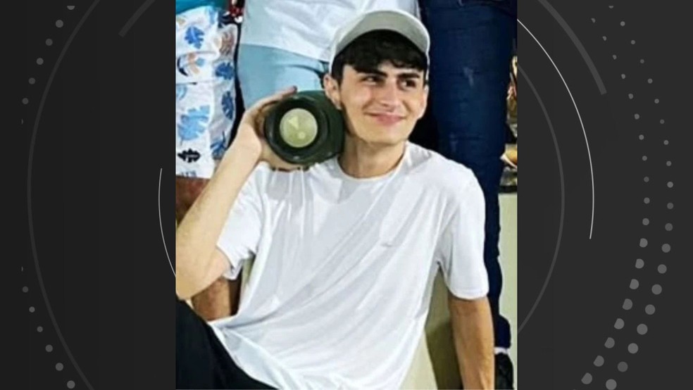 Danilo Lipaus Matos, de 20 anos, foi morto com mais de 40 tiros em Colatina, Espírito Santo, durante ação policial — Foto: Reprodução