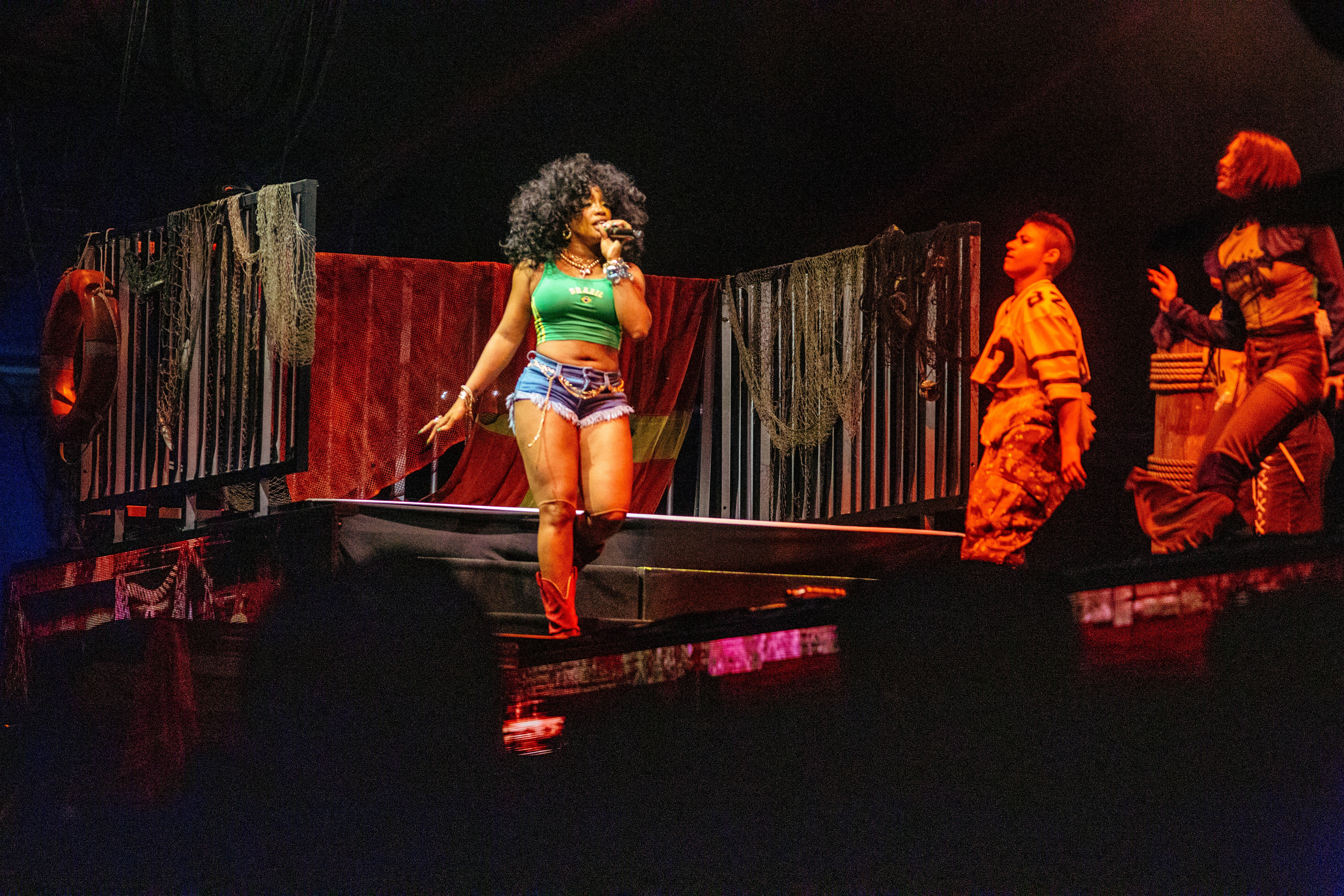 SZA atrai 'afropatys' para Lolla; entenda a estética da patricinha negra que dominou festival