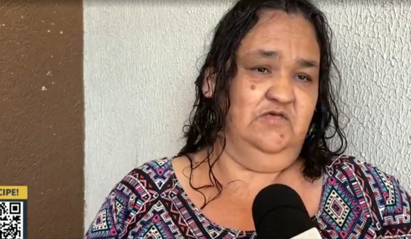 'Poderia ter perdido a vida': mulher atingida na cabeça por abrigo de ônibus levou 30 pontos e diz que perdeu muito sangue 