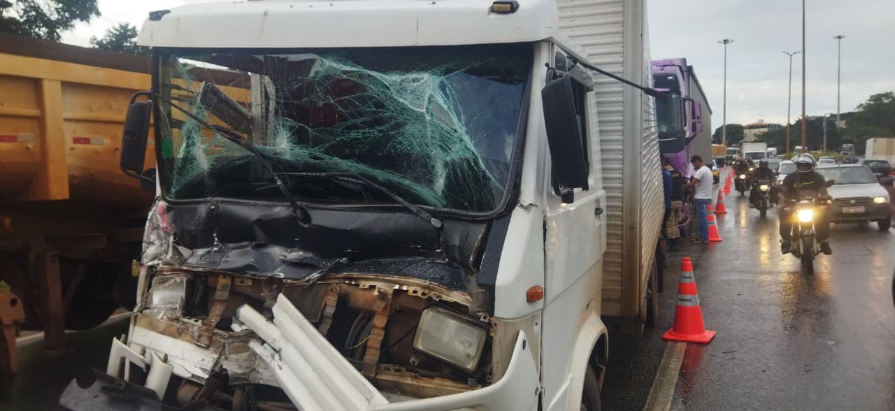 Acidentes deixam feridos no Anel Rodoviário de BH nesta quarta