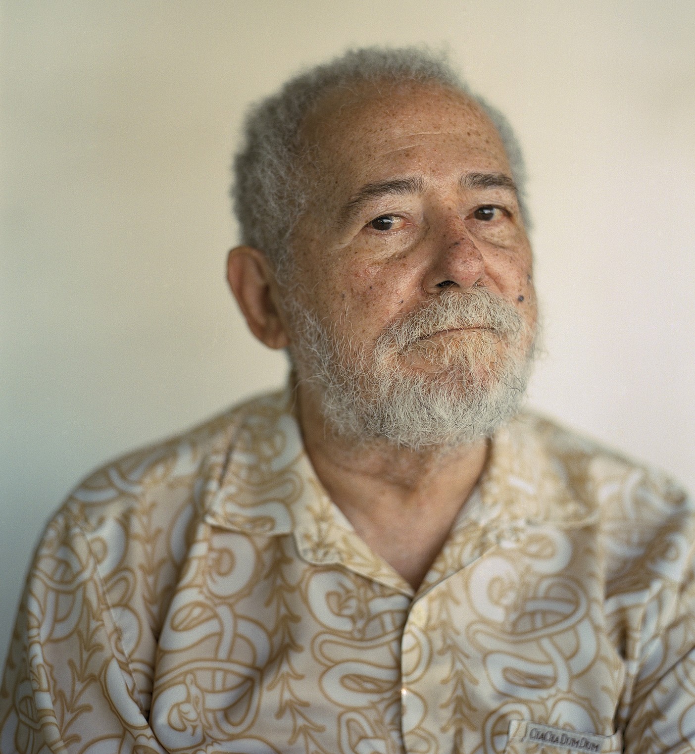 José Carlos Capinan, poeta e letrista ‘lírico, político e guerreiro’ da MPB, tem  cancioneiro celebrado em livro e show