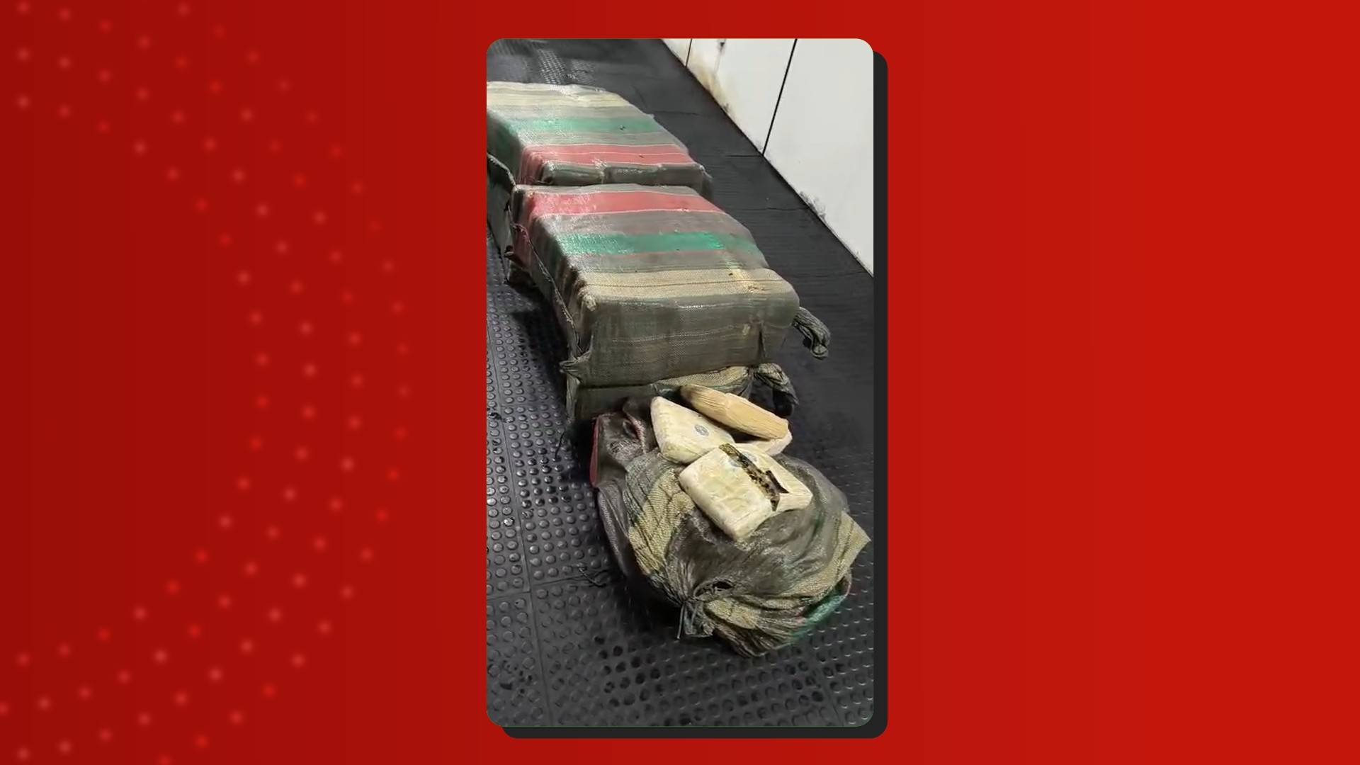 Mais de 200 kg de droga são apreendidos em embarcação no interior do Amazonas; VÍDEO