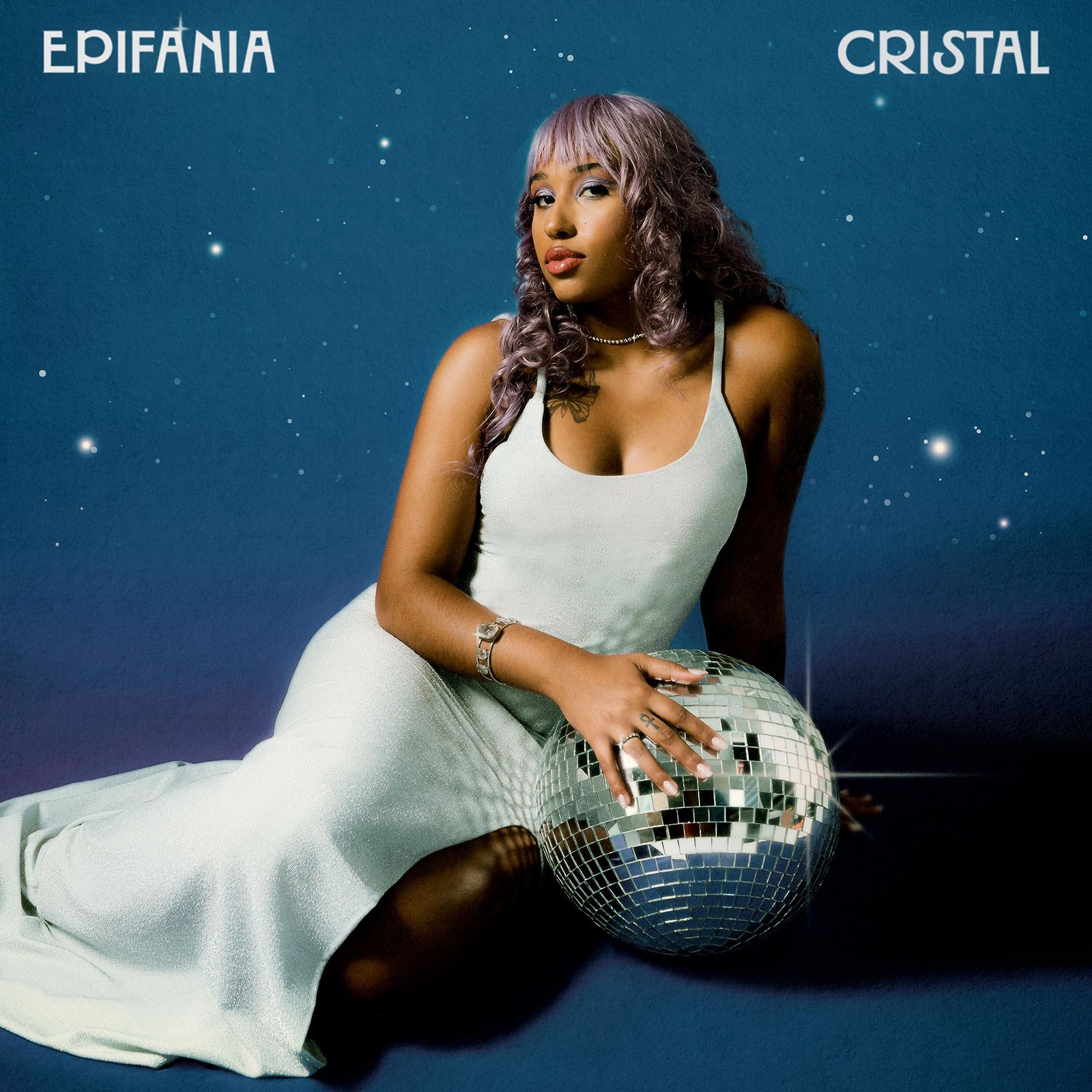 Cristal atualiza o brilho e o verbo do baile black em 'Epifania', álbum autoral alicerçado no groove do soul e do funk