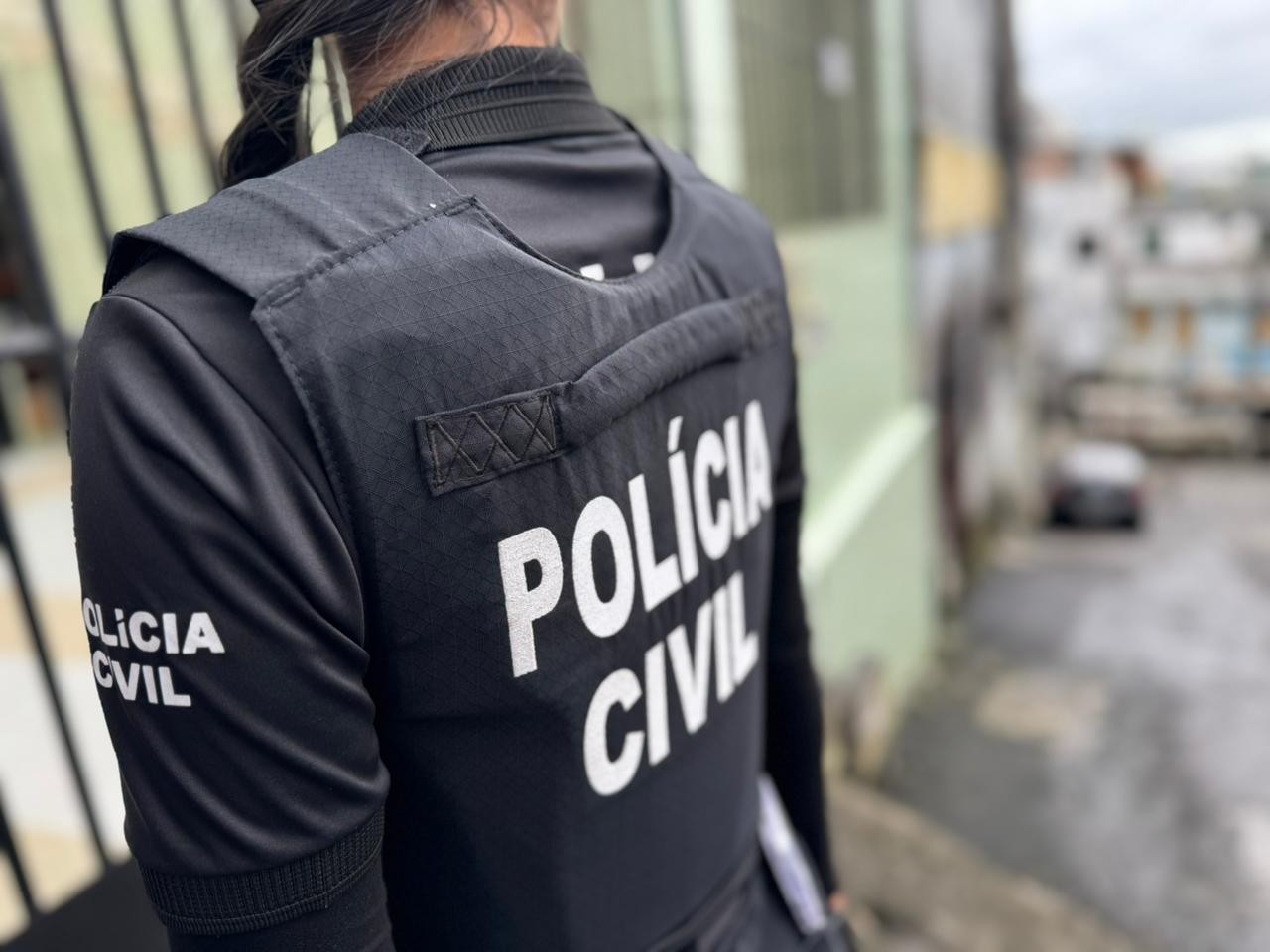 Menina de 11 anos é morta a tiros enquanto brincava em frente de casa na Bahia