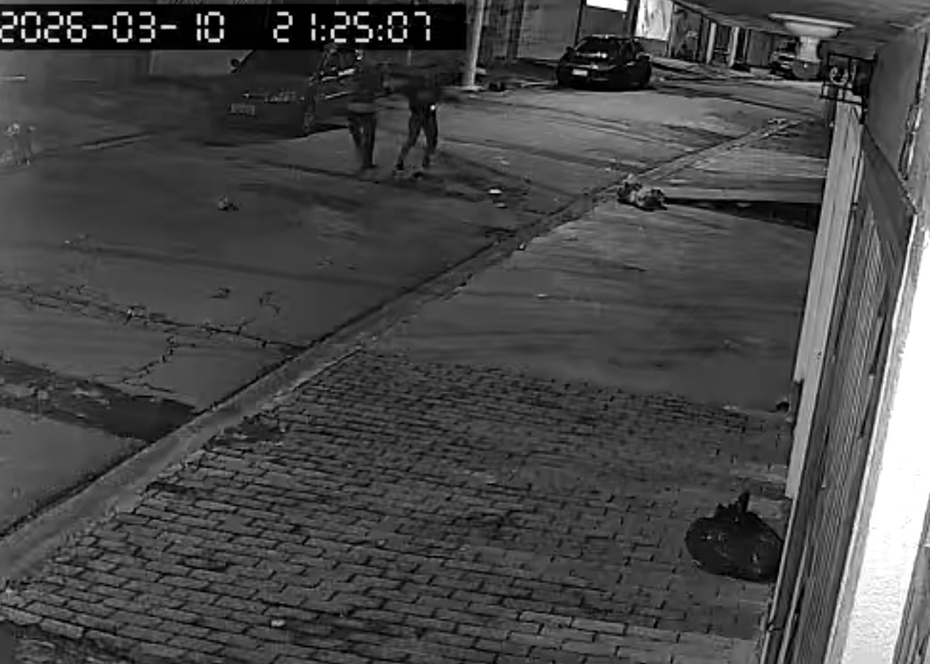 VÍDEO: câmera registra tentativa de estupro a jovem de 18 anos em rua na Zona Leste de SP; homem foi preso