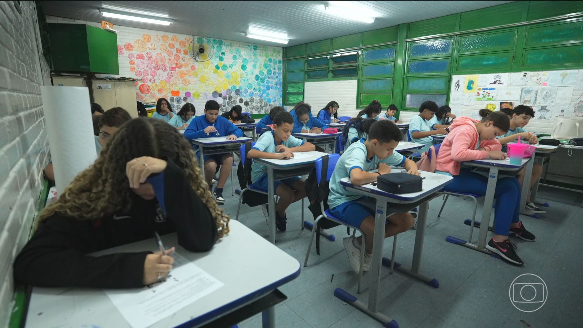 Menos da metade das escolas brasileiras estão conectadas à internet, aponta levantamento