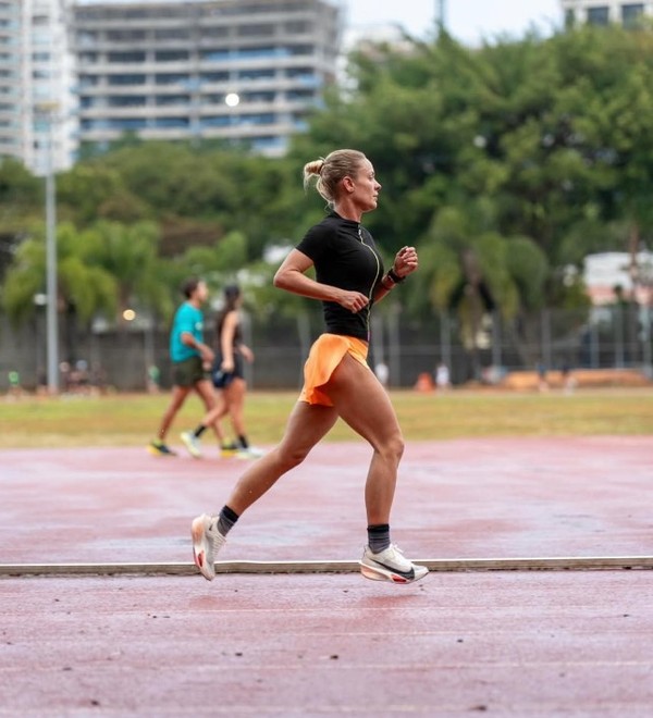 Quem era Mara Fl&aacute;via, atleta brasileira que morreu durante Ironman | G1