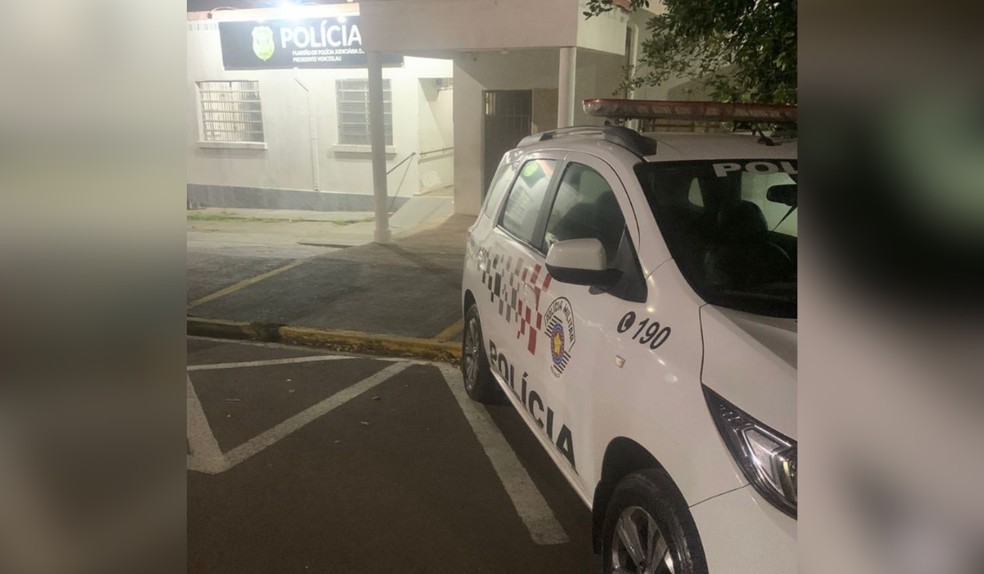 Homem agride padrasto de companheira e ameaça 'executar' família na frente de policiais em Mirante do Paranapanema — Foto: Polícia Militar/Divulgação
