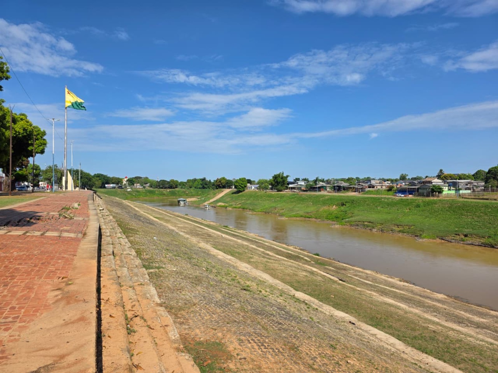 Rio Acre fica abaixo de 2 metros na capital pela primeira vez em 2026