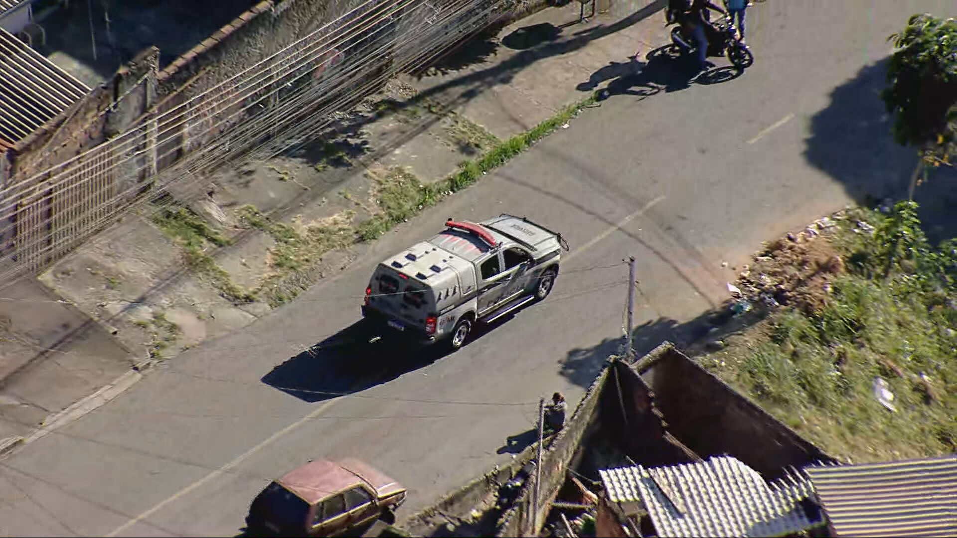 Operação com 300 policiais mira facções e prende suspeitos em BH