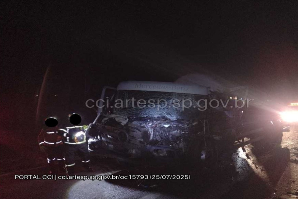 Caminhoneiro morre após acidente com carreta na SP-280 em Boituva