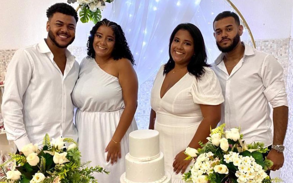 Rafaella e Thales e Alexia e Thauam na festa de noivado em Franca, SP — Foto: Arquivo Pessoal