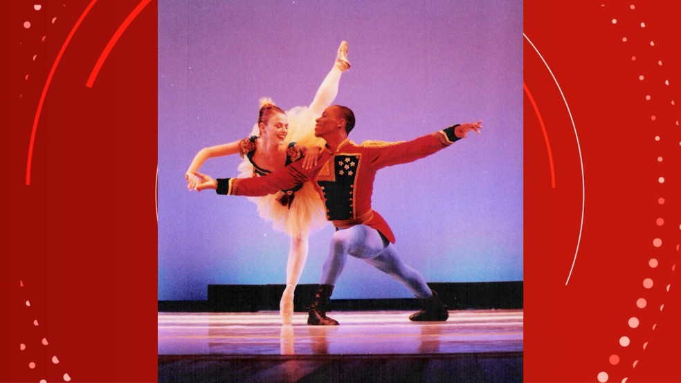 Bailarina da escola Vera Bublitz dana com Albert Evans do New York City Ballet — Foto: Divulgao