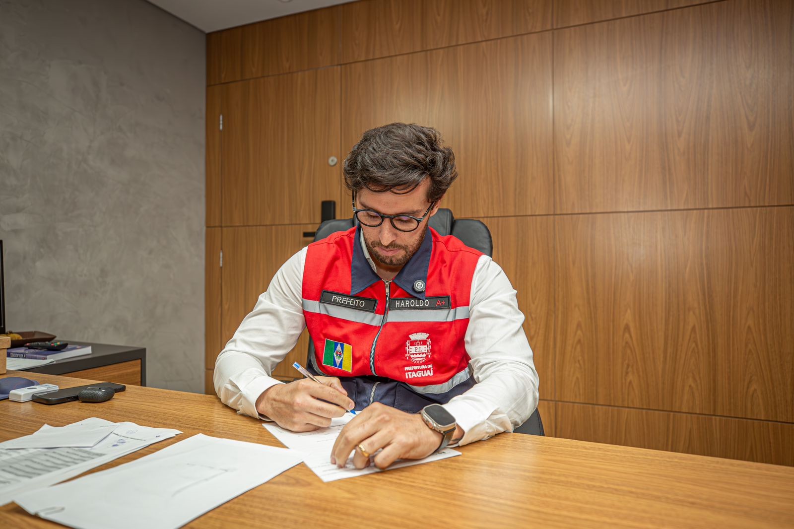 Crise em Itaguaí: após afastamento de Rubão, Haroldinho exonera todos os secretários 