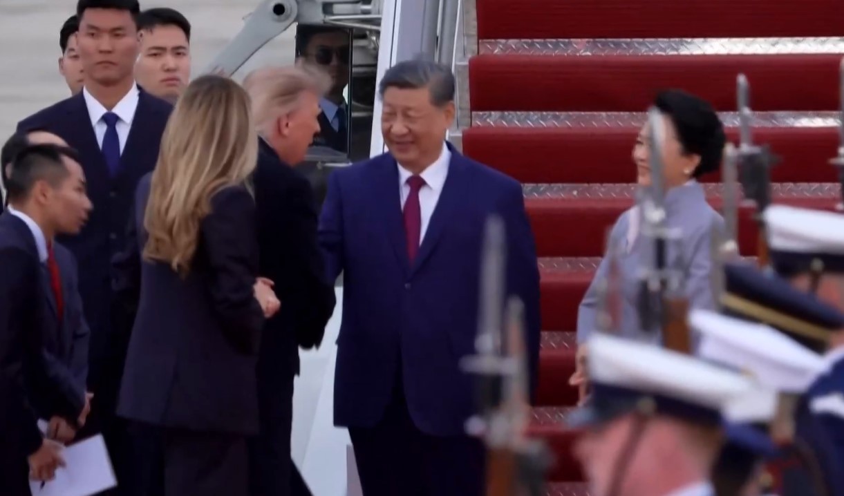 Xi Jinping chega a Washington para encontro com Trump